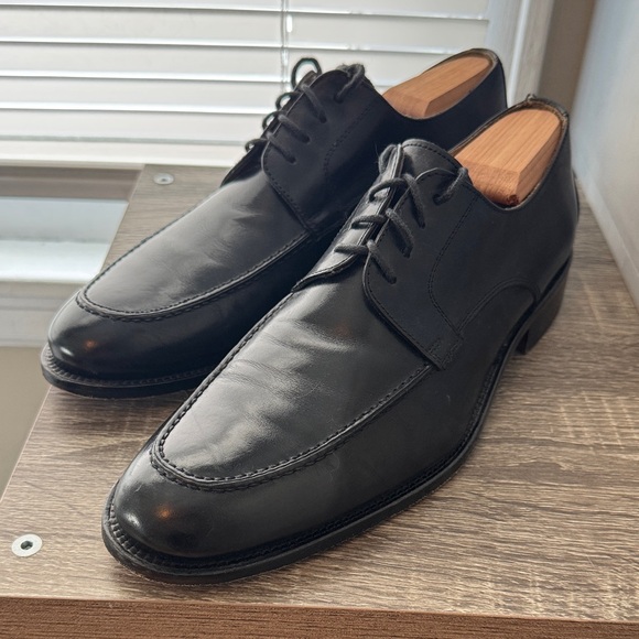 Vero Cuoio Black Leather Oxfords - Picture 1 of 3